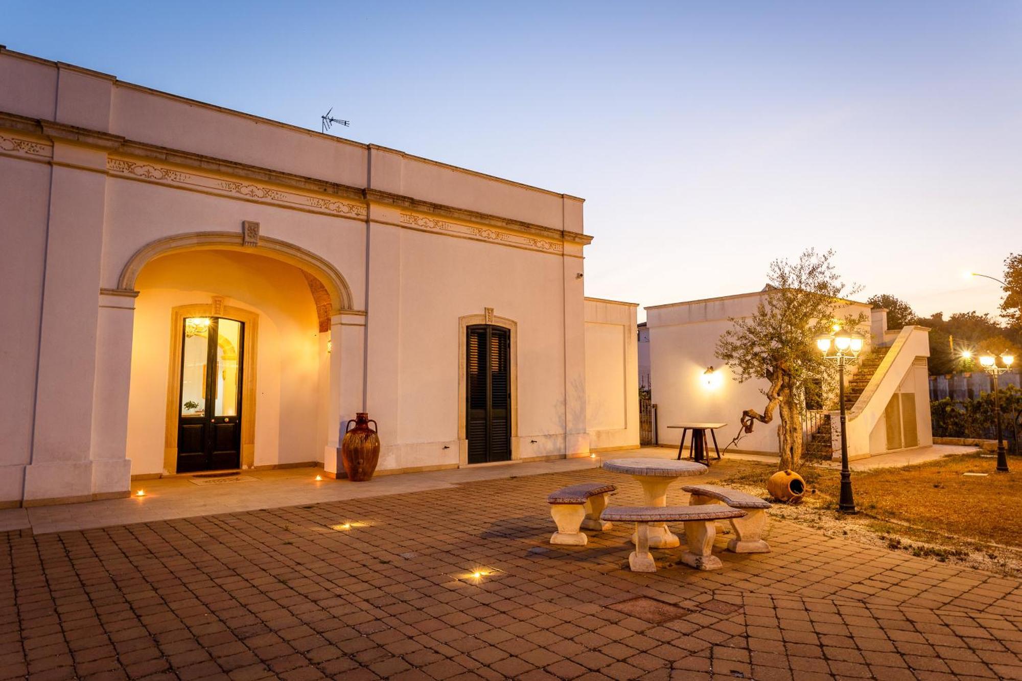 Villa Giardino Delle Zie: Charming Retreat with Half-Board Option Tricase Exterior photo
